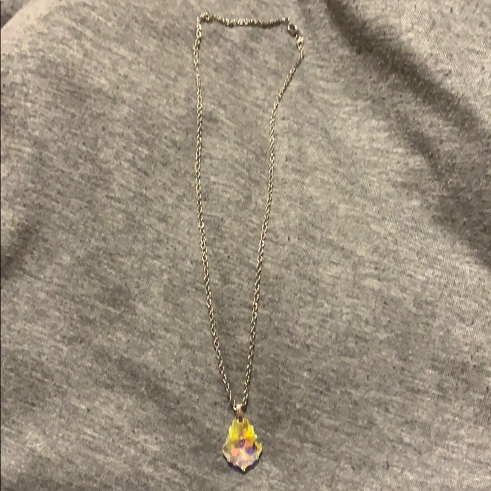 Color changing necklace